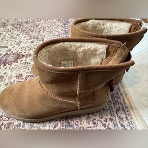Tan short ugg boots size 8